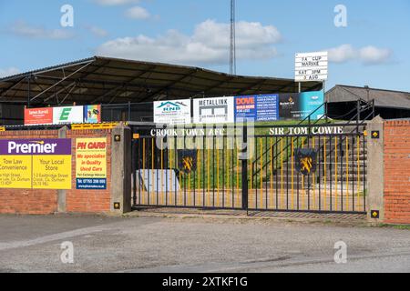 Crook, comté de Durham, Royaume-Uni. Le Sir Tom Cowie Millfield. Stade de Crook Town AFC ou club de football. Banque D'Images