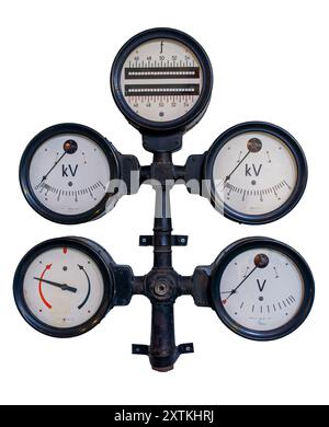 Synchroscope, voltmètre, fréquencemètre pour la synchronisation, processus d'adaptation de la fréquence, de la phase et de la tension d'un générateur à un réseau électrique Banque D'Images