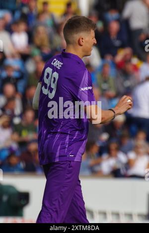 Leeds, Angleterre, 31 juillet 2021. Brydon Carse bowling pour Northern Superchargers contre Oval Invincibles dans la centaine à Headingley. Crédit : Colin Edwards Banque D'Images