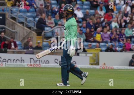 Leeds, Angleterre, 31 juillet 2021. Colin Ingram battant pour les Invincibles ovales quittant le terrain après avoir été licencié par les Superchargeurs du Nord dans la centaine à Headingley. Crédit : Colin Edwards Banque D'Images