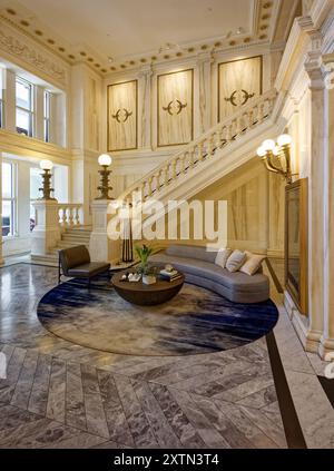 Hall en marbre du 108 Leonard Street, l'ancien bâtiment de l'assurance-vie de New York. Après 119 ans comme bureaux, il est maintenant des appartements en copropriété. Banque D'Images