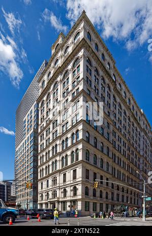 New York Life Insurance Building, alias Clock Tower Building, est un monument du centre civique. L'immeuble de bureaux de 1899 est maintenant un condominium résidentiel. Banque D'Images