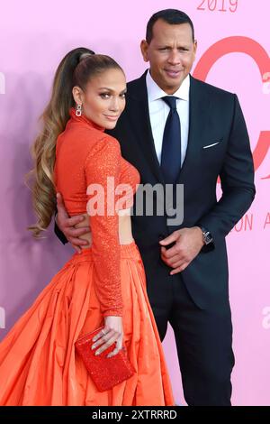 Jennifer Lopez et Alex Rodriguez assistent aux CFDA Awards 2019 au Brooklyn Museum de New York. Banque D'Images