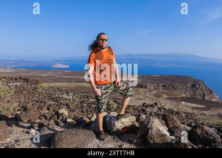 08 novembre 2019 : touristes sur la surface salée du lac Assal, Djibouti Banque D'Images