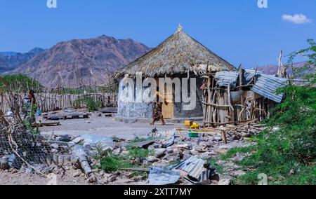 Tadjoura, Djibouti - 09 novembre 2019 : maisons typiques dans la région du golfe de Tadjoura Banque D'Images