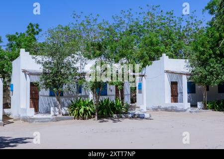 Tadjoura, Djibouti - 09 novembre 2019 : maisons typiques dans la région du golfe de Tadjoura Banque D'Images