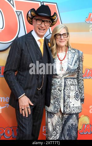 Paul Feig mit Ehefrau Laurie Feig BEI der Premiere des Amazon Prime Video films 'Jackpot! / Ein Jackpot zum Sterben' im TCL Théâtre chinois. Los Angeles, 13.08.2024 Banque D'Images