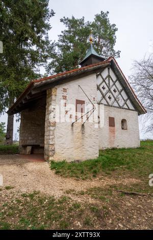 Petite église et chapelle à Stiegelesfels-Oberes Donautal, district de Tuttlingen, Bade-Württemberg, Allemagne un jour de printemps Banque D'Images