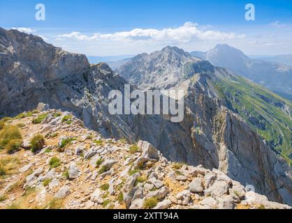 Gran Sasso, Italie - le sommet de montagne de l'Italie centrale, région des Abruzzes, avec des paysages alpinistes et impressionnants. Ici avec le lever du soleil de Corno Grande Banque D'Images