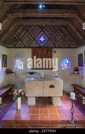 Petite église et chapelle à Stiegelesfels-Oberes Donautal, district de Tuttlingen, Bade-Württemberg, Allemagne un jour de printemps Banque D'Images