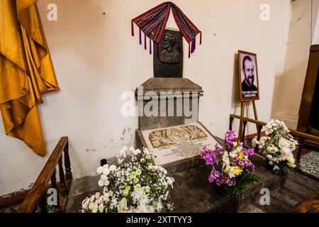 Chapelle du père Francisco Stanley Rother (Francisco Aplas), martyr du temps du conflit armé. Église Santiago Apóstol, 1547, Santiago Atit Banque D'Images