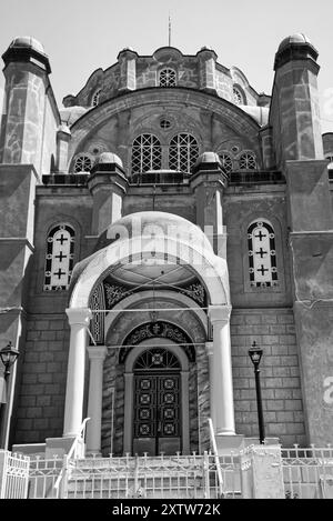 Viomichania Chromatismou église en noir et blanc Banque D'Images