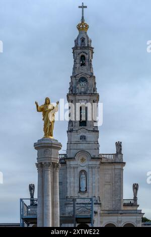 Sanctuaire de notre-Dame du Rosaire de Fatima situé à Cova da Iria, ville de Fatima, Portugal, l'un des sanctuaires mariaux dans le monde, Europe. Banque D'Images