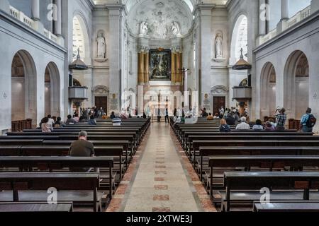 Sanctuaire de notre-Dame du Rosaire de Fatima situé à Cova da Iria, ville de Fatima, Portugal, l'un des sanctuaires mariaux dans le monde, Europe. Banque D'Images