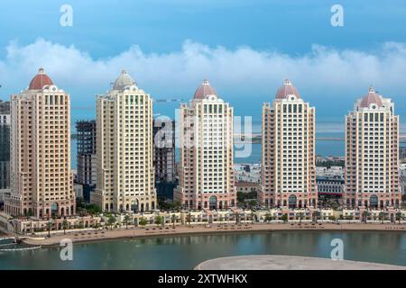 Viva Bahriya bâtiments résidentiels dans le Pearl Qatar, une île artificielle à Doha Banque D'Images