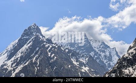 Sommet de la montagne Dombay-Ulgen. Caucase. Russie. Banque D'Images