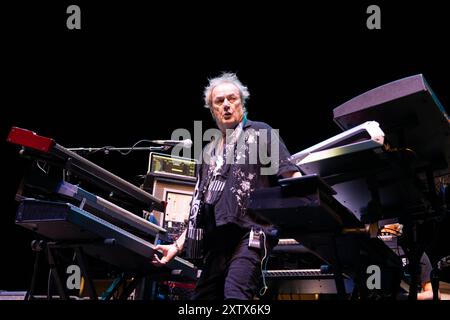 Geoff Downes se produit avec Yes le 14 août 2024 à Hollywood, en Floride. La performance était la soirée d'ouverture de leur tournée estivale avec Deep Purple. (Photo de Geoffrey Clowes/Sipa USA) Banque D'Images