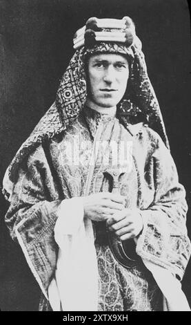 Lawrence d'Arabie - Portrait du colonel T. E. Lawrence en costume traditionnel Lowell Thomas - 1918 Banque D'Images