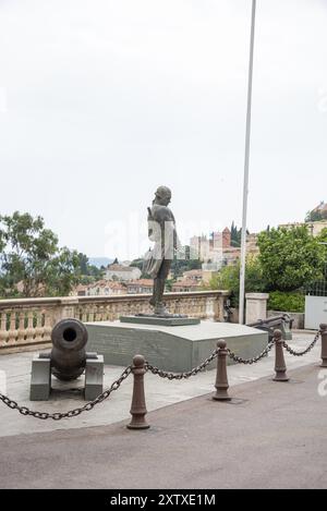 Statue en bronze de François Joseph Paul de Grasse, amiral français qui a contribué à la victoire du mouvement indépendantiste américain, Grasse, départ Banque D'Images