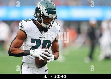 15 août 2024 ; Foxborough, ma, États-Unis; Josh Jobe (28), cornerback des Philadelphia Eagles, s'échauffe avant le match de pré-saison de la NFL entre les Philadelphia Eagles et les New England Patriots à Foxborough, Massachusetts. Anthony Nesmith/CSM Banque D'Images