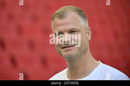 Directeur sportif Fabian Wohlgemuth VfB Stuttgart, portrait, sourires, MHPArena, MHP Arena Stuttgart, Bade-Wuertemberg, Allemagne, Europe Banque D'Images