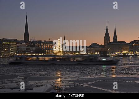 Europe, Allemagne, Hambourg, ville, Inner Alster Lake, glace, Lichtertanne, prise de vue de nuit, panorama de la ville, tours de la ville, Europe Banque D'Images