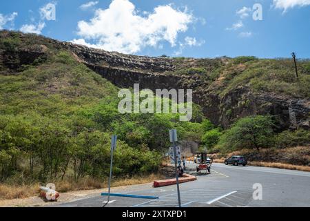 États-Unis. 23 juillet 2024. Vue extérieure du mur du cratère de Diamond Head, un volcan dormant à Oahu, Hawaï, 23 juillet 2024. (Photo Smith Collection/Gado/Sipa USA) crédit : Sipa USA/Alamy Live News Banque D'Images