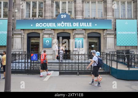 Paris, France - 7 août 2024 - L'entrée de l'accréditation des journalistes à l'Hôtel de ville de Paris, Hôtel de ville de Paris, pendant les Jeux Olympiques de Paris 2024. (Photo de Markku Rainer Peltonen) Banque D'Images