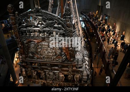 Stockholm, Suède - 30 juillet 2024 : Musée Vasa de Stockholm. Le musée Vasa expose le seul navire de guerre du XVIIe siècle presque entièrement intact. Banque D'Images