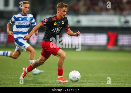 Rotterdam, pays-Bas. 16 août 2024. ROTTERDAM, PAYS-BAS - 16 AOÛT : Noah Naujoks de l'Excelsior Rotterdam court avec le ballon lors du match néerlandais Keuken Kampioen Divisie entre l'Excelsior Rotterdam et de Graafschap au Van Donge & de Roo Stadion le 16 août 2024 à Rotterdam, pays-Bas. (Photo de Hans van der Valk/Orange Pictures) crédit : Orange pics BV/Alamy Live News Banque D'Images