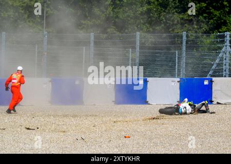 Spielberg, Autriche. 16 août 2024. SPIELBERG, AUTRICHE - 16 AOÛT : crash de Fabio Di Giannantonio d'Italie et Pertamina Enduro VR46 Racing Team pendant le MotoGP d'Autriche - essais au Red Bull Ring le 16 août 2024 à Spielberg, Autriche.240816 SEPA 01 089 - 20240816 PD4587 crédit : APA-PictureDesk/Alamy Live News Banque D'Images