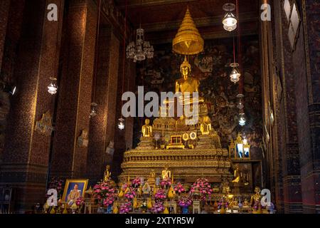 Un Bouddha au Wat Pho, Bangkok. Banque D'Images