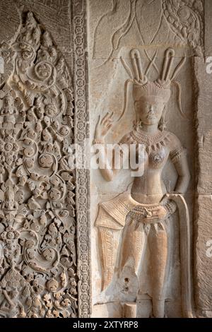 Une belle sculpture d'un Apsaras à Angkor Wat Banque D'Images