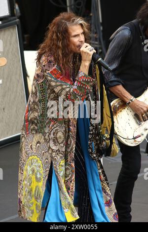 Steven Tyler d'Aerosmith joue dans la série de concerts NBC Today Show à New York. Banque D'Images