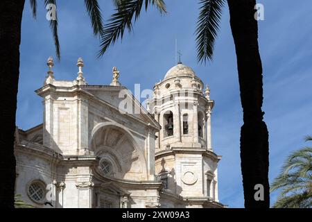 CADIX, ESPAGNE - 23 MAI 2024 : vue de la cathédrale de Cadix (Catedral de Santa Cruz) Banque D'Images