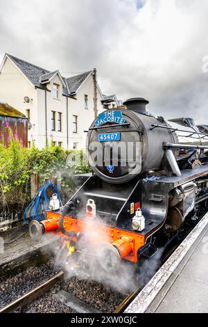 Train à vapeur jacobite - le Lancashire Fusilier à la gare de Fort William, en Écosse Banque D'Images