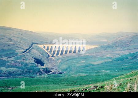 Barrage et réservoir de Nant-y-Moch, Rheidol Hydro Electric Station, Ponterwyd, Ceredigion anciennement Cardiganshire, pays de Galles du Nord, Royaume-Uni 1973 Banque D'Images