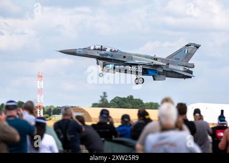 Force aérienne hellénique - Lockheed Martin F-16D Fighting Falcon, arrivant à la RAF Fairford pour prendre part à l'exposition statique au RIAT 2024. Banque D'Images