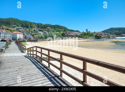 Promenade en bois à Aldan, Galice, Espagne Banque D'Images