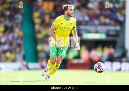 Norwich, Royaume-Uni. 17 août 2024. Jack Stacey de Norwich City court avec le ballon lors du match du Sky Bet Championship Norwich City vs Blackburn Rovers à Carrow Road, Norwich, Royaume-Uni, le 17 août 2024 (photo par Izzy Poles/News images) à Norwich, Royaume-Uni le 17/08/2024. (Photo par Izzy Poles/News images/SIPA USA) crédit : SIPA USA/Alamy Live News Banque D'Images