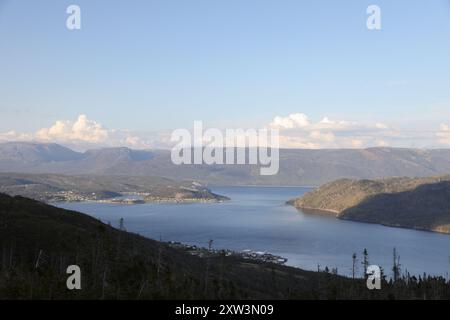 Et Bonne Bay Lookout Hills au parc national du Gros-Morne, à Terre-Neuve et Labrador, Canada Banque D'Images