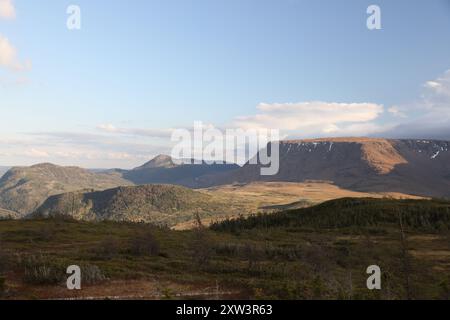 Et Bonne Bay Lookout Hills au parc national du Gros-Morne, à Terre-Neuve et Labrador, Canada Banque D'Images