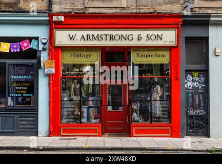 Front of W Armstrong & son magasin de vêtements vintage, Teviot place, Édimbourg, Écosse, Royaume-Uni Banque D'Images