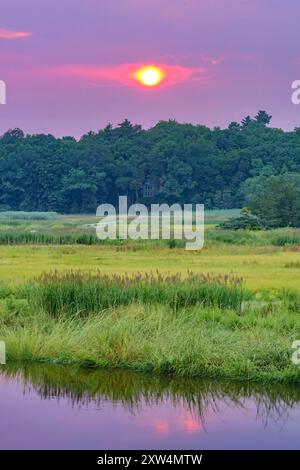 Coucher de soleil d'été sur la rivière Parker violet pastel Banque D'Images