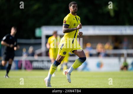 Farnborough, Royaume-Uni. 17 août 2024. Mason Bloomfield du Farnborough FC lors du match de Vanarama National League South entre Farnborough et Torquay United au Saunders transport Community Stadium. Crédit : Dave Vokes/Alamy Live News Banque D'Images