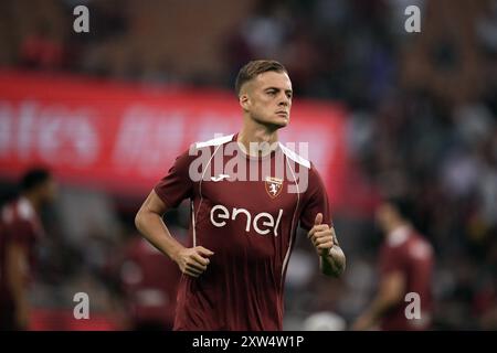 Milan, Italie. 17 août 2024. Torino's Ilic lors du match de football Serie A entre Milan et Turin au stade San Siro de Milan, Italie du Nord - samedi 17 août 2024. Sport - Soccer . (Photo de Marco Alpozzi/Lapresse) crédit : LaPresse/Alamy Live News Banque D'Images