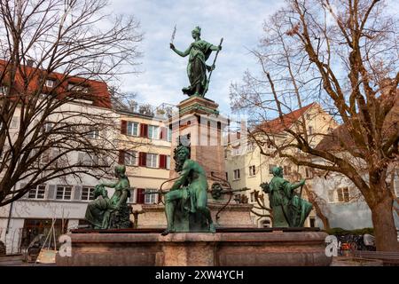 LINDAU, ALLEMAGNE - 2 MARS 2024 : fontaine Lindavia sur la Reichsplatz Banque D'Images