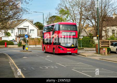 Alexander Dennis Enviro400EV London transport bus, Parkhill Road, Bexley, Kent Banque D'Images