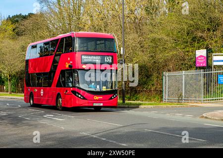 Alexander Dennis Enviro400EV London transport bus, Bexley Road, Eltham, Greater London Banque D'Images