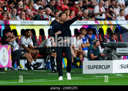 Xabi Alonso (Bayer 04 Leverkusen, entraîneur) gestikuliert, GER, Bayer 04 Leverkusen gegen VfB Stuttgart, Fussball, DFL-Supercup, 17.08.2024. DFL LA RÉGLEMENTATION DFB INTERDIT TOUTE UTILISATION DE PHOTOGRAPHIES COMME SÉQUENCES D'IMAGES ET/OU QUASI-VIDÉO. Foto : Eibner-Pressefoto/Florian Wiegand Banque D'Images